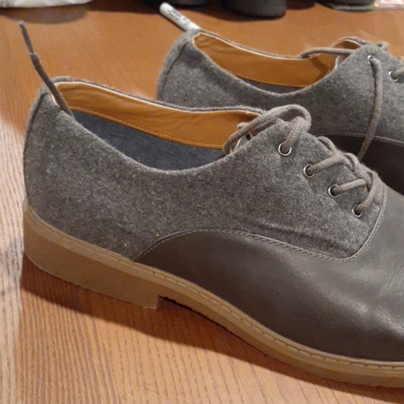 Casual/ Dress Gray Shoes. 13 - Picture 2 of 8